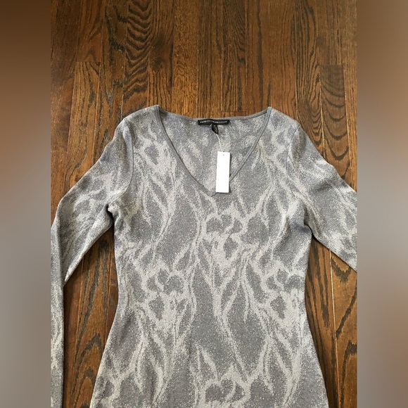 WhiteHouseBlackMarket Women’s M Jacquard Sweater Sheath Gray Midi Dress - NWT!! - Picture 4 of 11